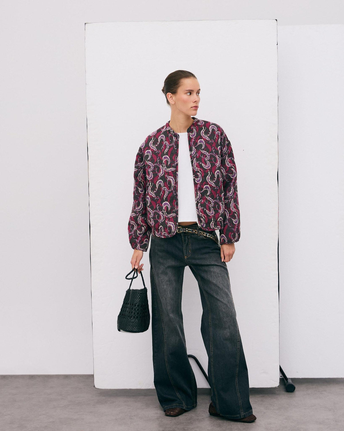 Chaqueta bomber floral en gris antracita