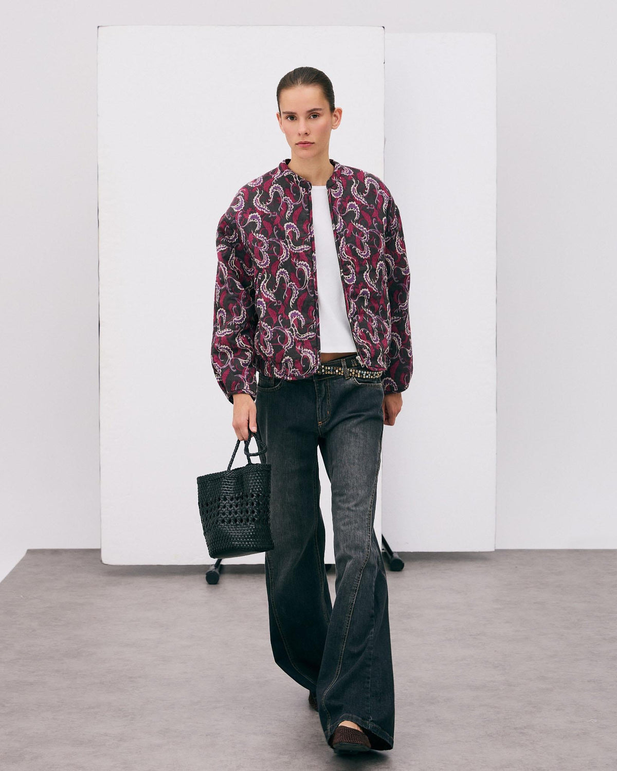 Chaqueta bomber floral en gris antracita