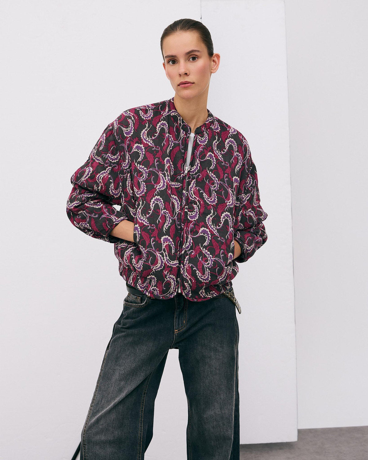 Chaqueta bomber floral en gris antracita