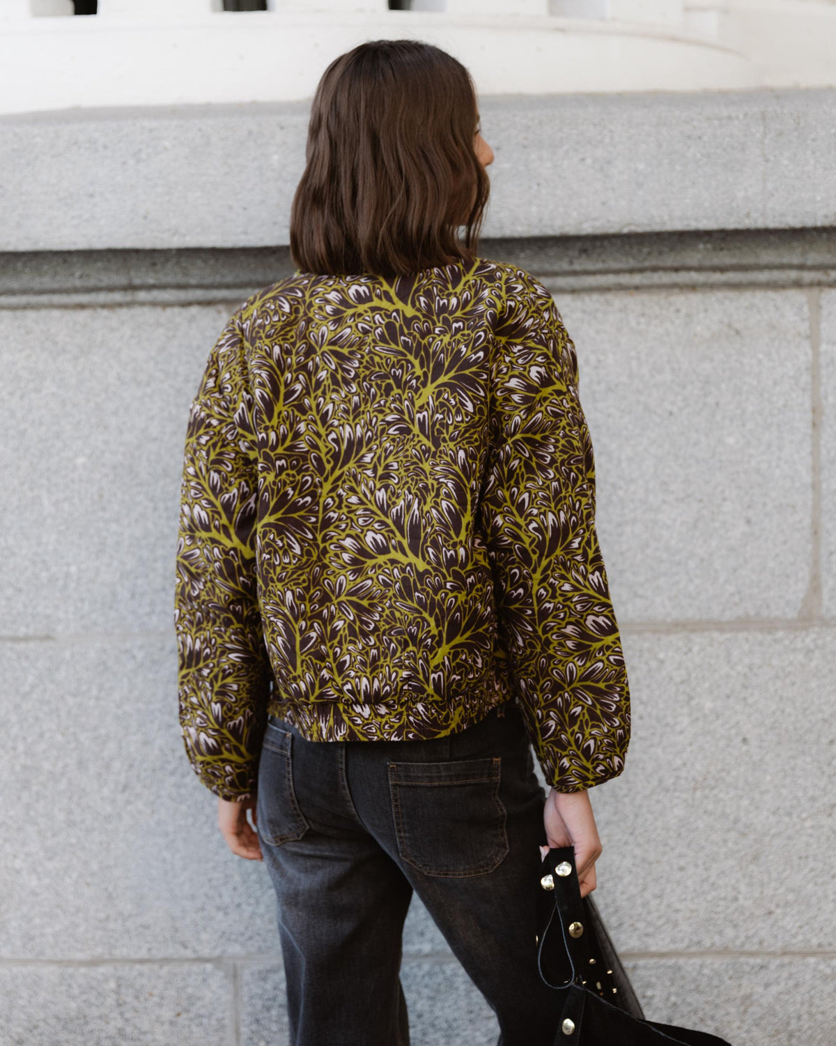 Chaqueta bomber de hojas en marrón y verde
