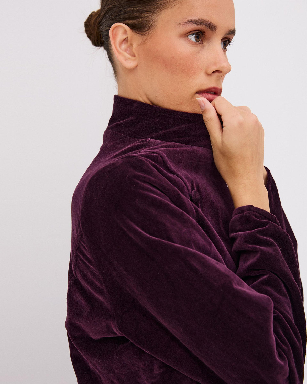 Chaqueta cruzada de terciopelo morado