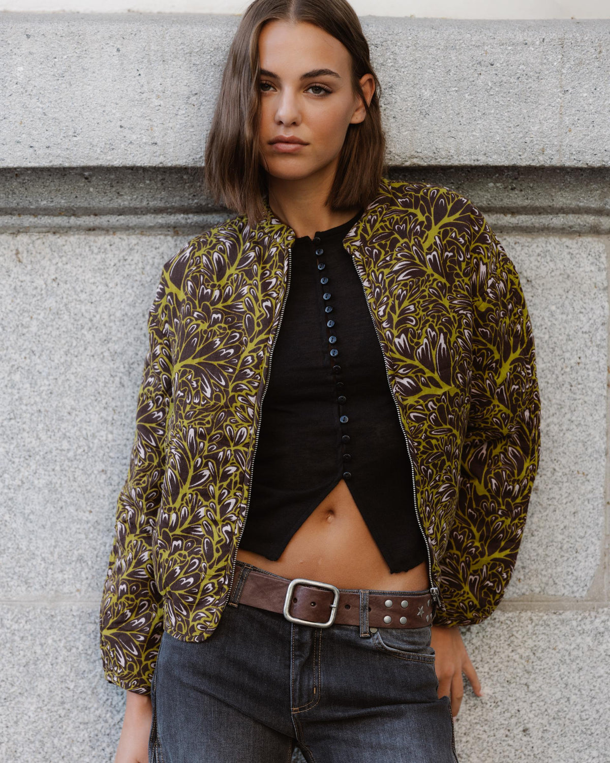 Chaqueta bomber de hojas en marrón y verde