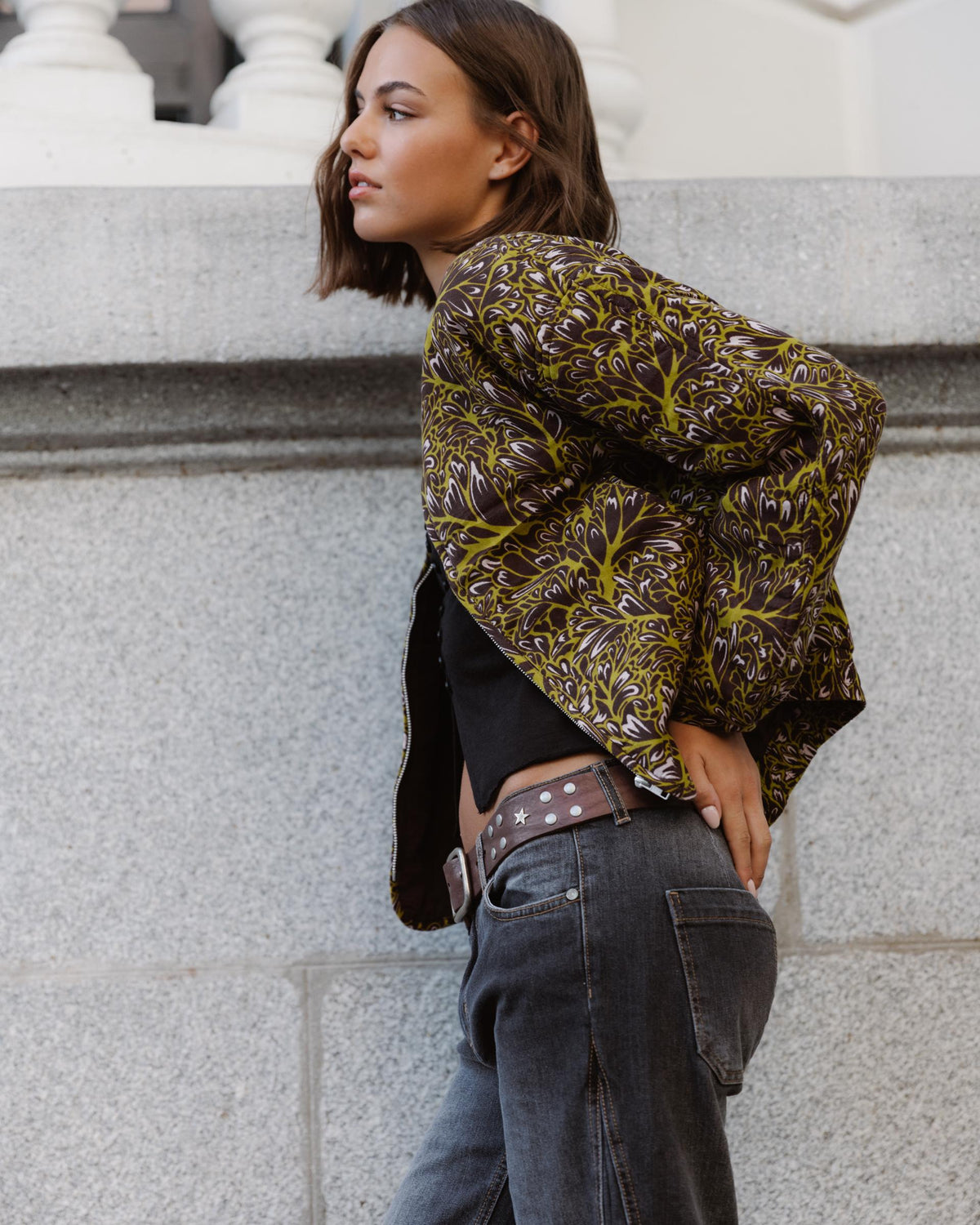 Chaqueta bomber de hojas en marrón y verde