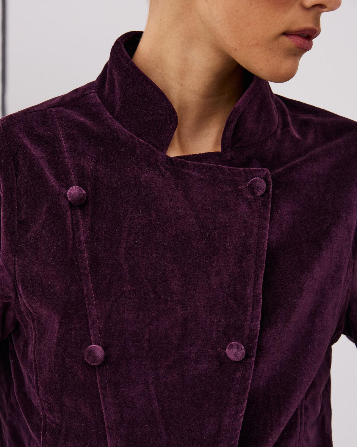 Chaqueta cruzada de terciopelo morado