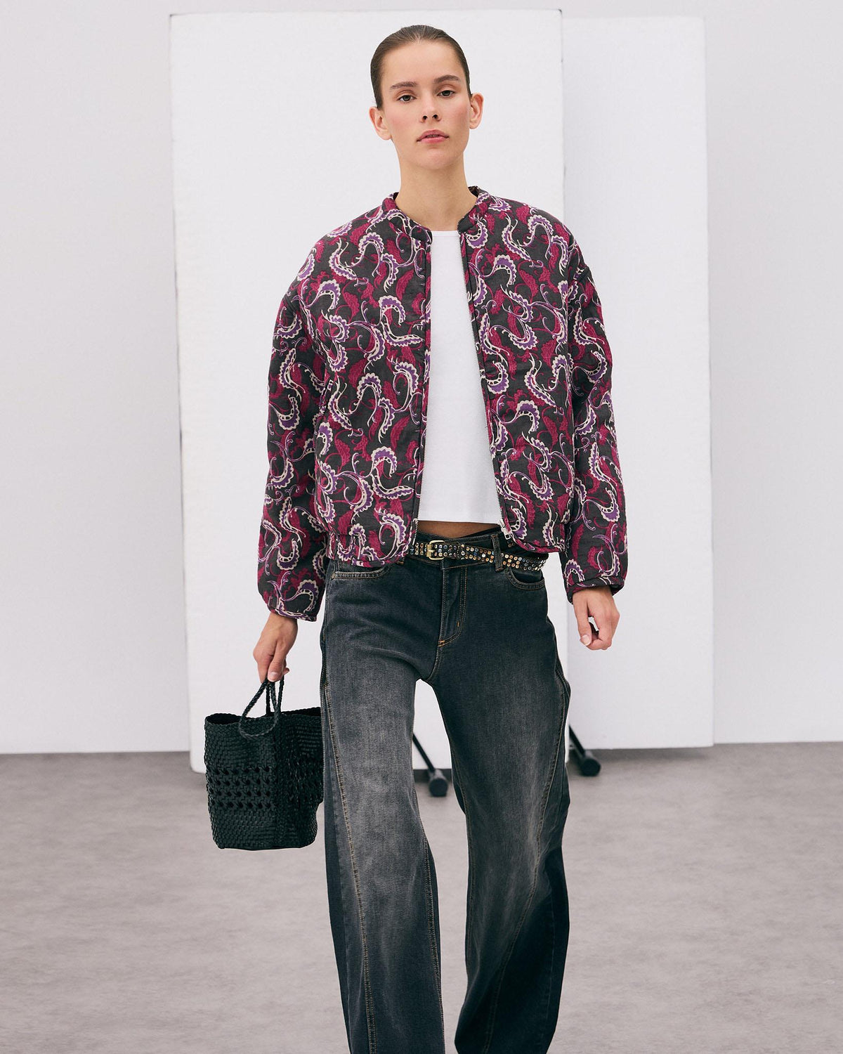 Chaqueta bomber floral en gris antracita